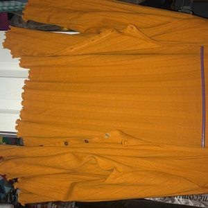 An ruffle mustard yellow crop top ❤️❤️